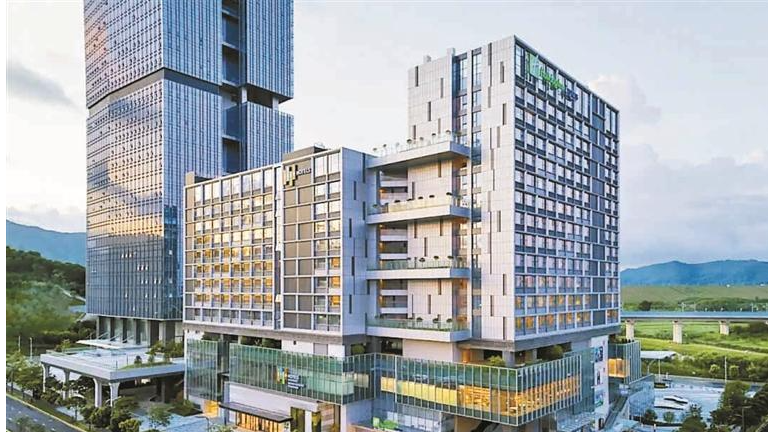 国内外游客纷至沓来 光明成暑期度假新胜地