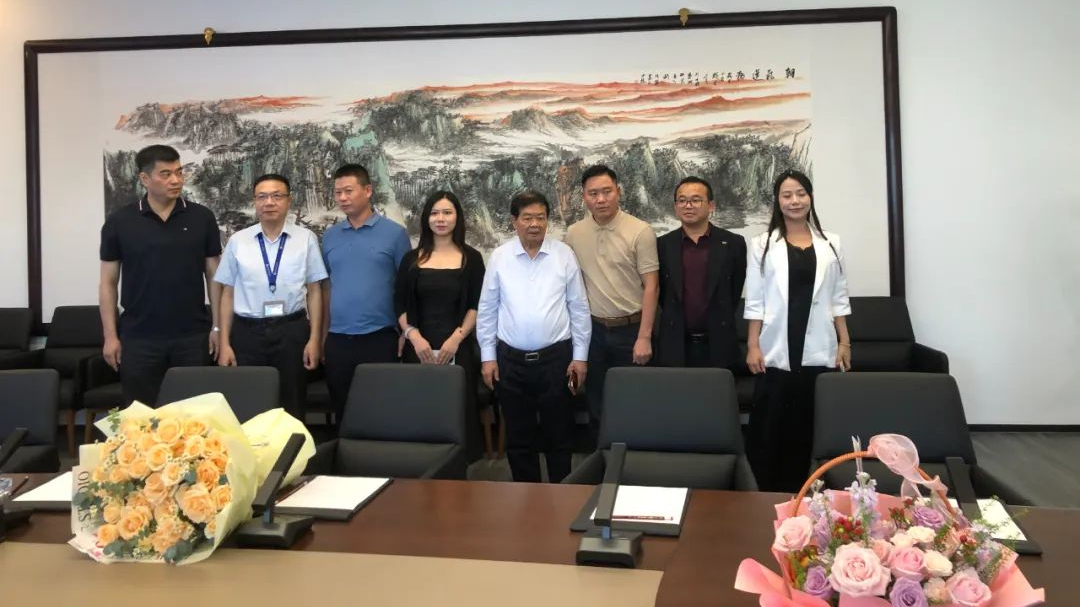 万德昌到访福耀科技大学总部，与曹德旺等展开深度交流