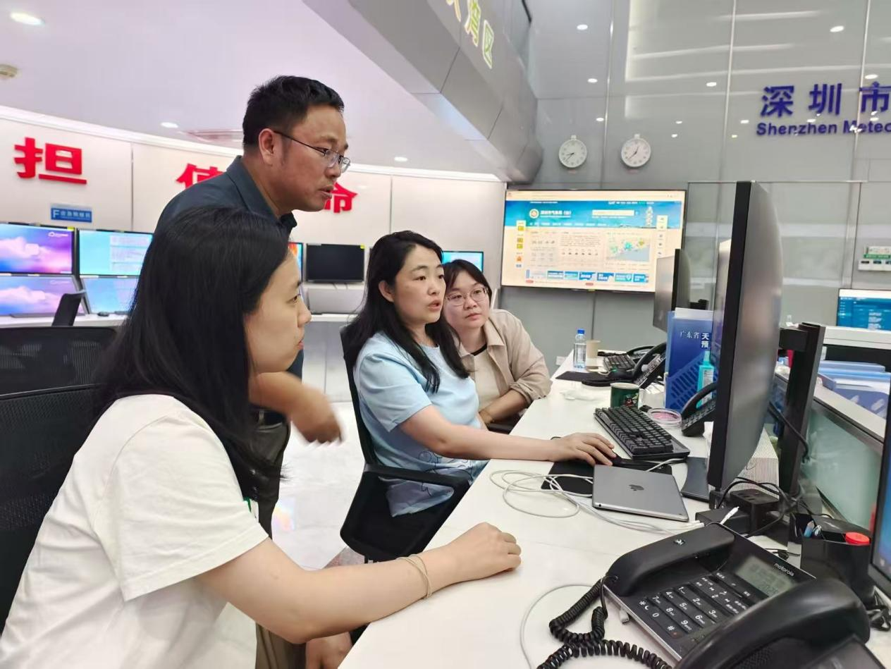 气象高科技成果应用精准护航全过程无人机灯光秀