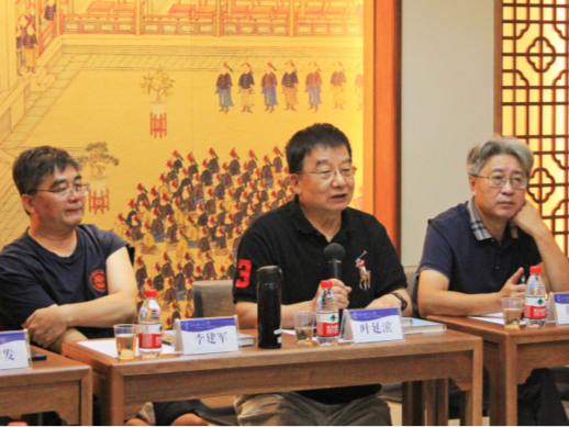 在“雾的修辞”中点亮“生命之光” 何进诗歌二十年精粹品鉴会在深举行