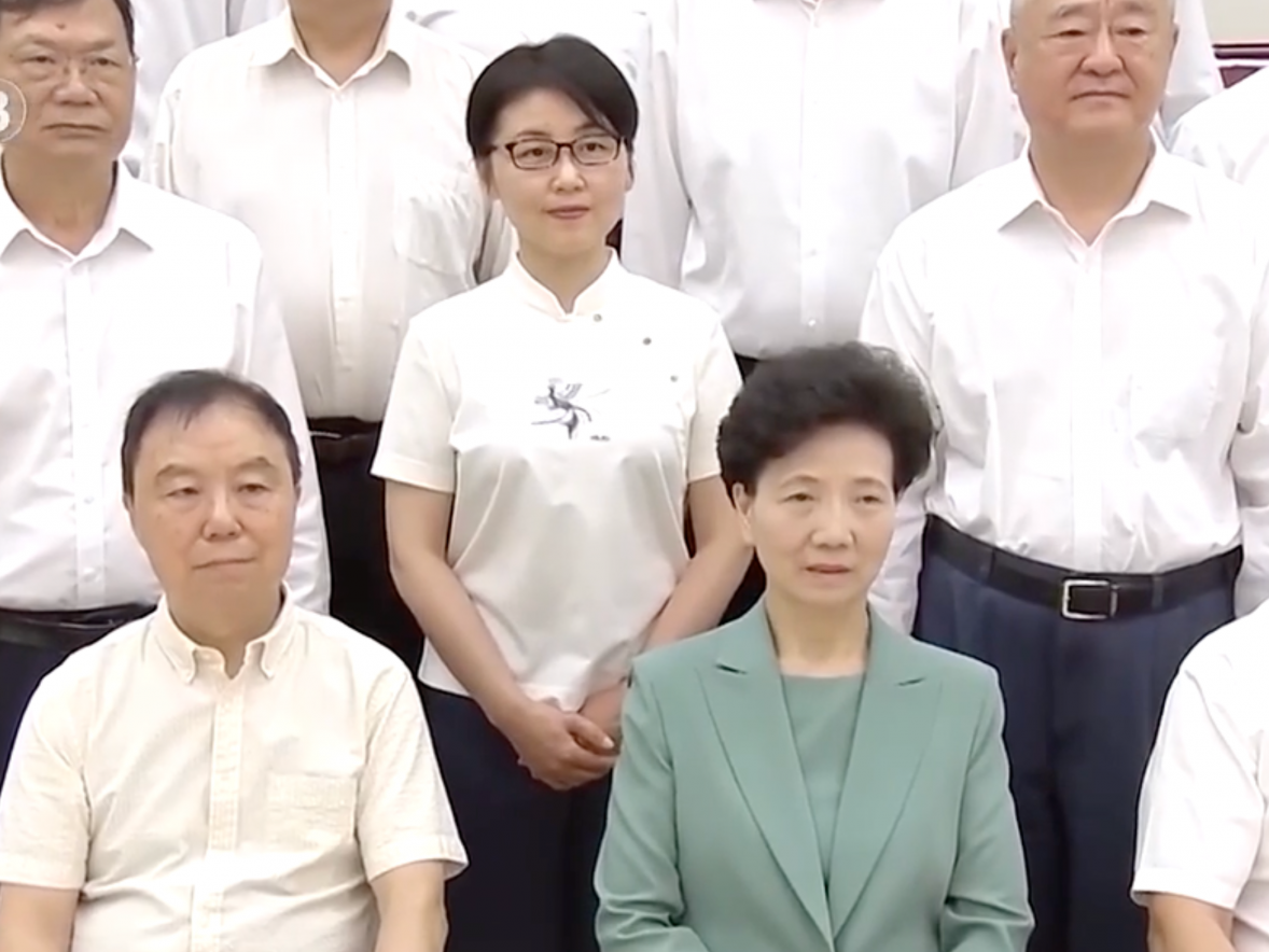 本年度北戴河专家暑期休假如约而至，颜宁参加