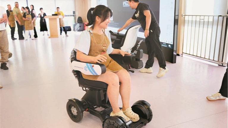 宝安举办智能辅具展示体验活动：黑科技来助残 智慧辅具解困难
