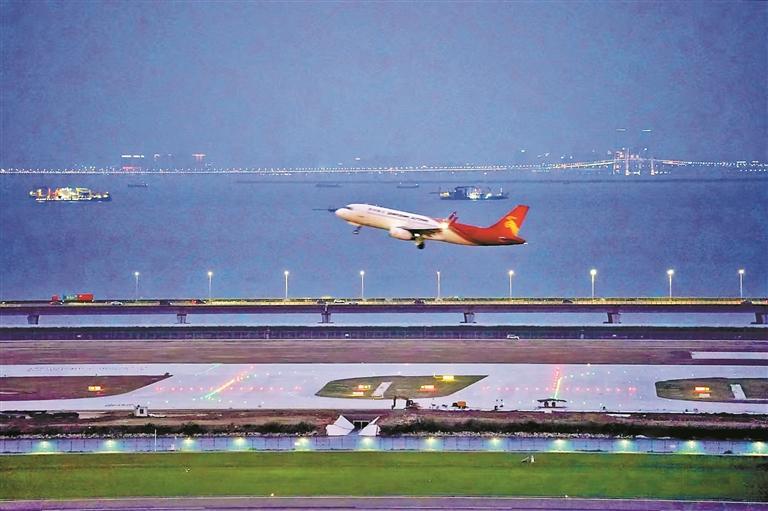 深圳机场三跑道空管设备投产飞行校验完成