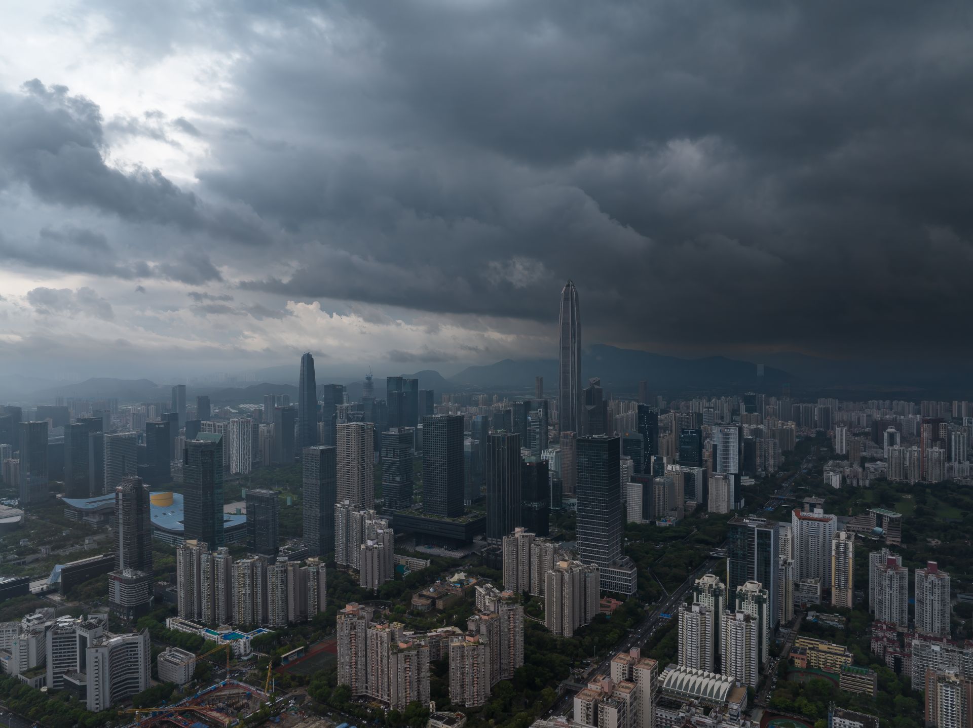深圳市发布分区雷电预警信号