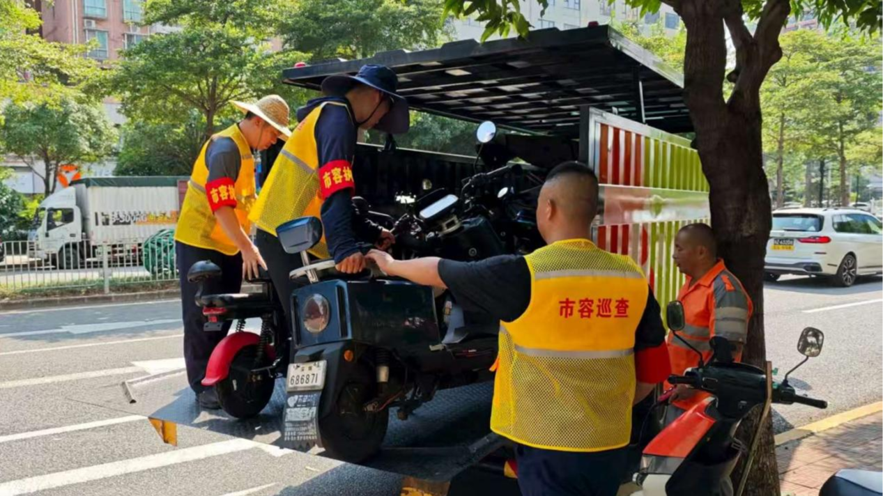 西乡街道掀起市容环境整治热潮