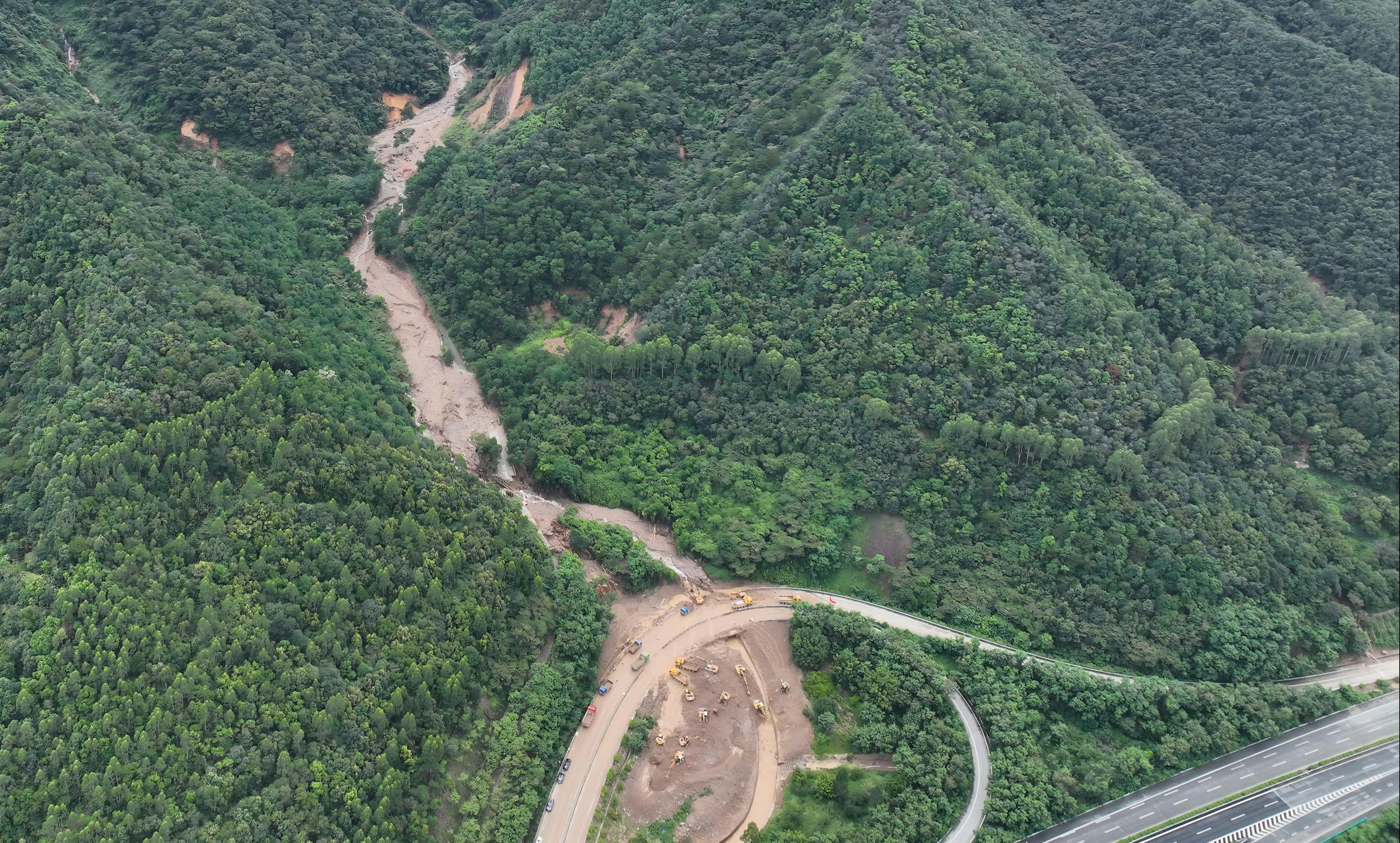 广东高速公路受强降雨影响封闭16处中有10处已恢复通行