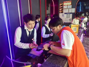 桂园街道开展“严防毒品，健康娱乐”禁毒宣传活动