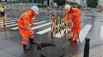 直击福田暴雨排涝：梅华路口积水消退 道路恢复通畅