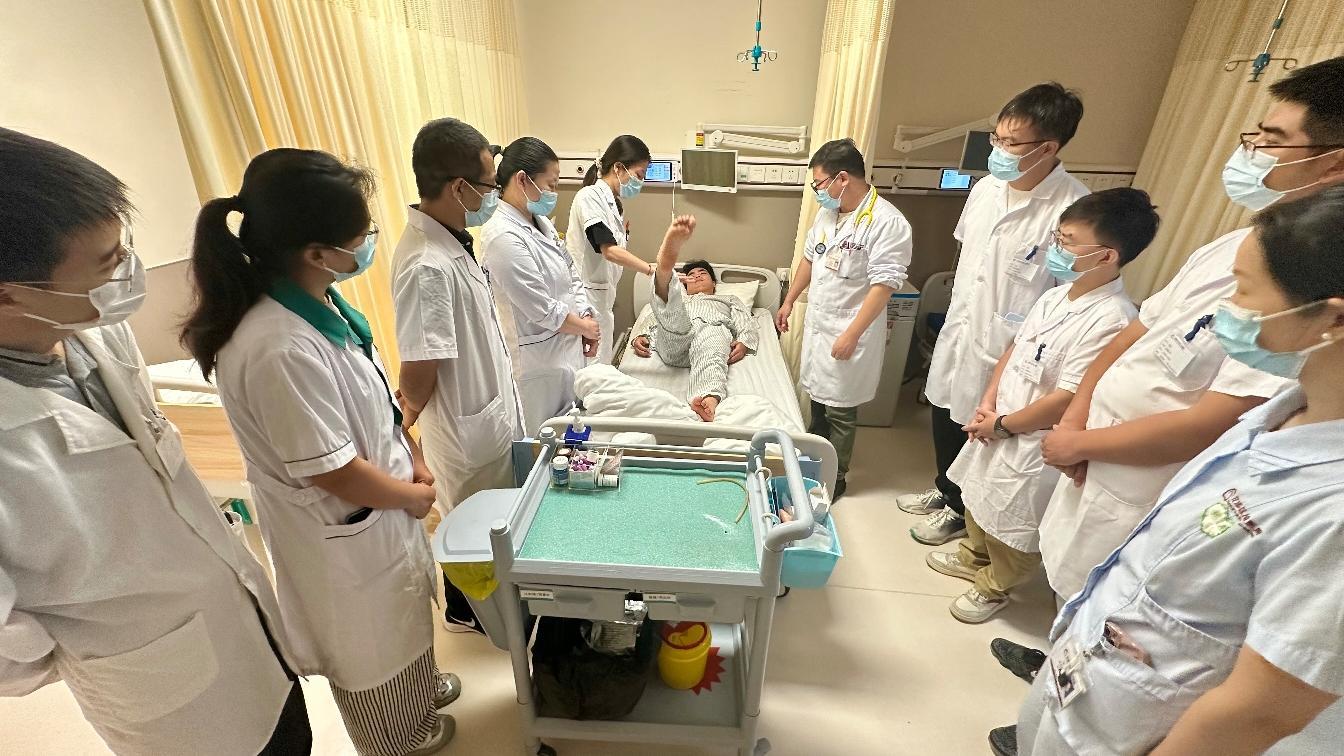 “搬家最舍不得社康医生”， 深圳社康“龙华模式”把居民“宠上天”