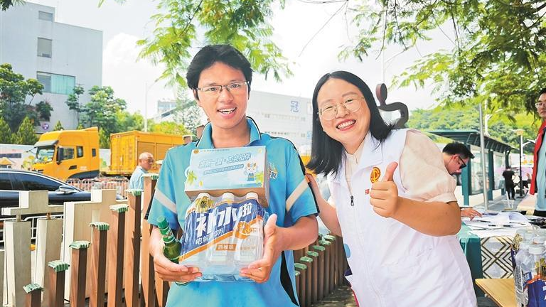 大水坑社区：党建引领聚合力 注入关爱“强心剂”