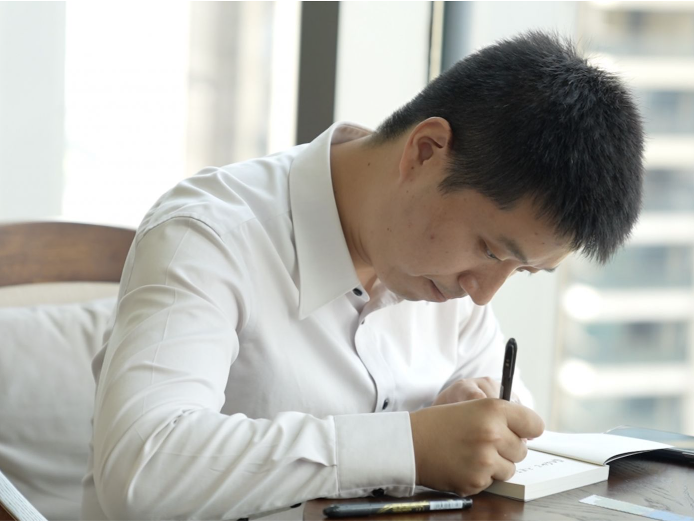 雨果奖得主海漄新作《龙之变》面世，他把神话里的龙“拽”进现实