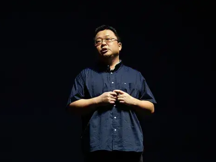 罗永浩再次回应债务问题，其作为被执行人冻结股权总额约为1758万元