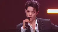 连续三年亮相“湾区升明月”！肖战自带乐队演唱《整晚的音乐》，现场燃炸了！
