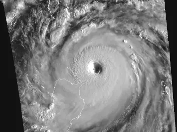 超强台风“桦加沙”来势汹汹,这些安全Tips请收好