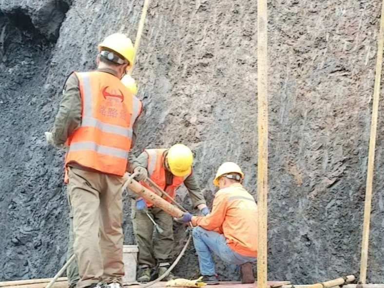 破解山区高速改扩建难题，汕梅高速改扩建项目预计2026年建成通车