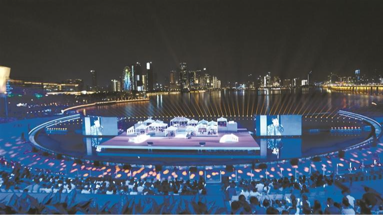 深圳欢乐剧场首演勾出梦幻天际线