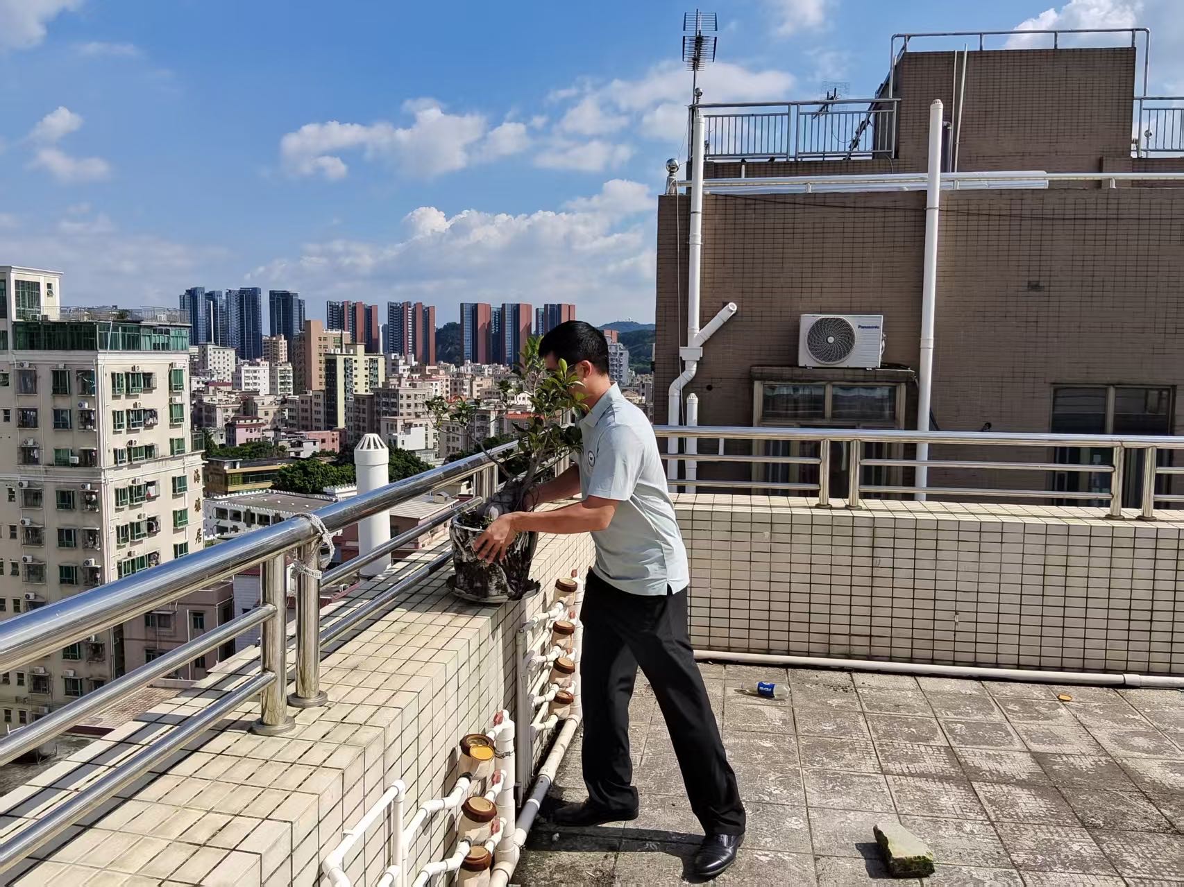 航城街道全力以赴防御台风“桦加沙”