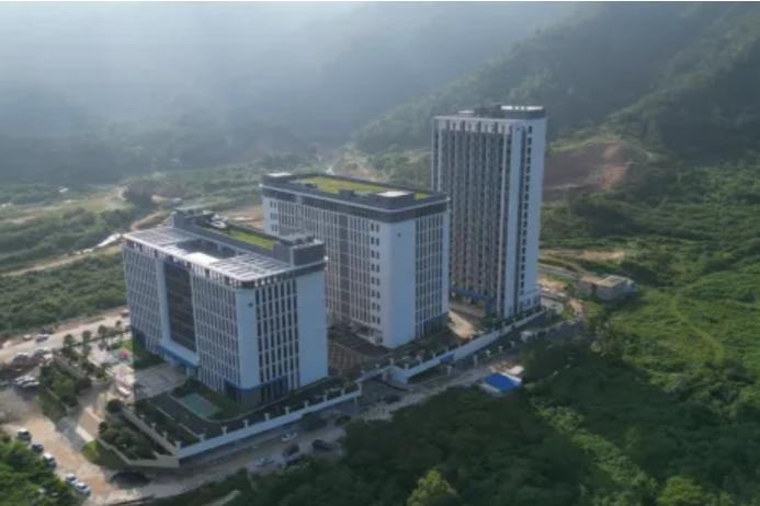 显控科技AI工厂全面投产