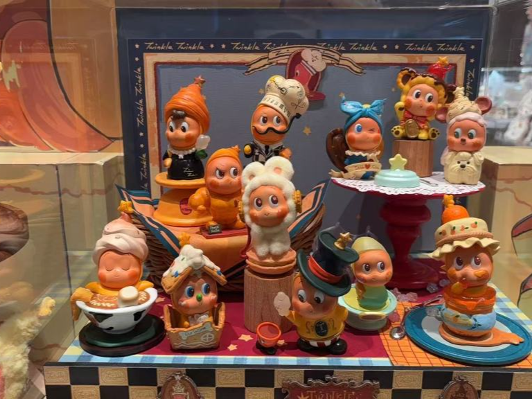 下一个LABUBU？泡泡玛特旗下IP新品开售引发抢购热潮，二手平台溢价已回落