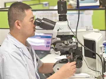 我的深圳故事·城市英雄 289期 | 深圳肿瘤医院病理科医生王东存：敬畏每一份标本 尊重每一个生命