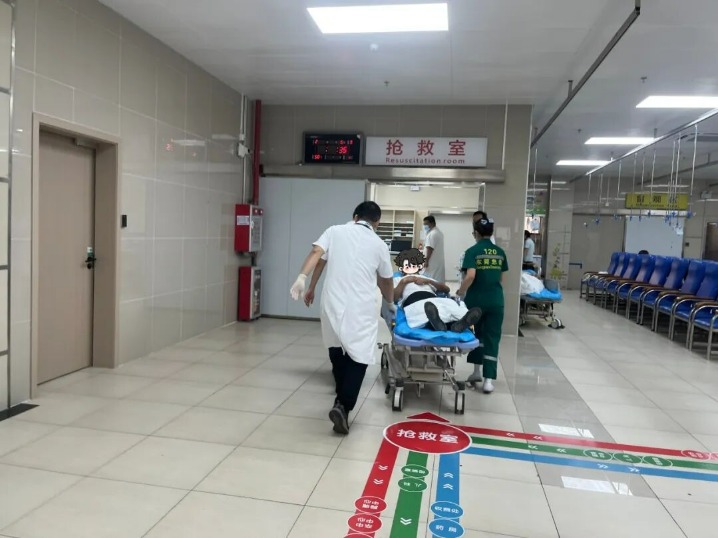 34分钟生死救援！桥头“心电一张网” 架起生命桥