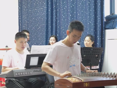 为了他们，奥运冠军空降深圳 