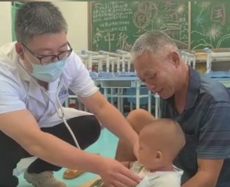 晶视频丨安置点内儿童病了，开“单间”救治