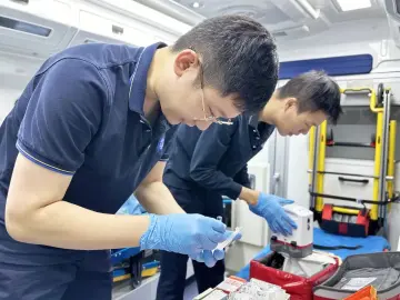 市急救中心启动台风应急预案,配备涉水救护车