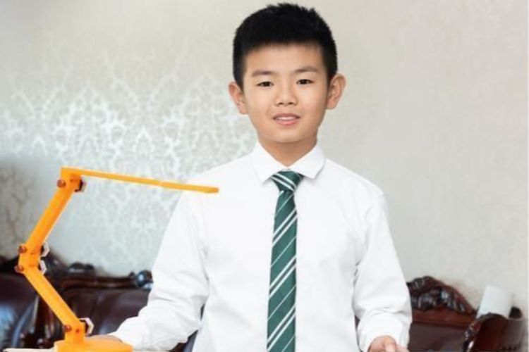 张晟轩：左手科创，右手大爱，做新时代“追光少年”