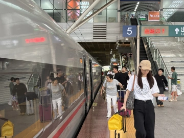 深圳铁路国庆中秋运输启动，全力保障旅客顺畅出行