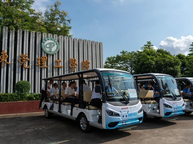 莞工松山湖校区开通摆渡车，师生出行迎来“轻松模式”