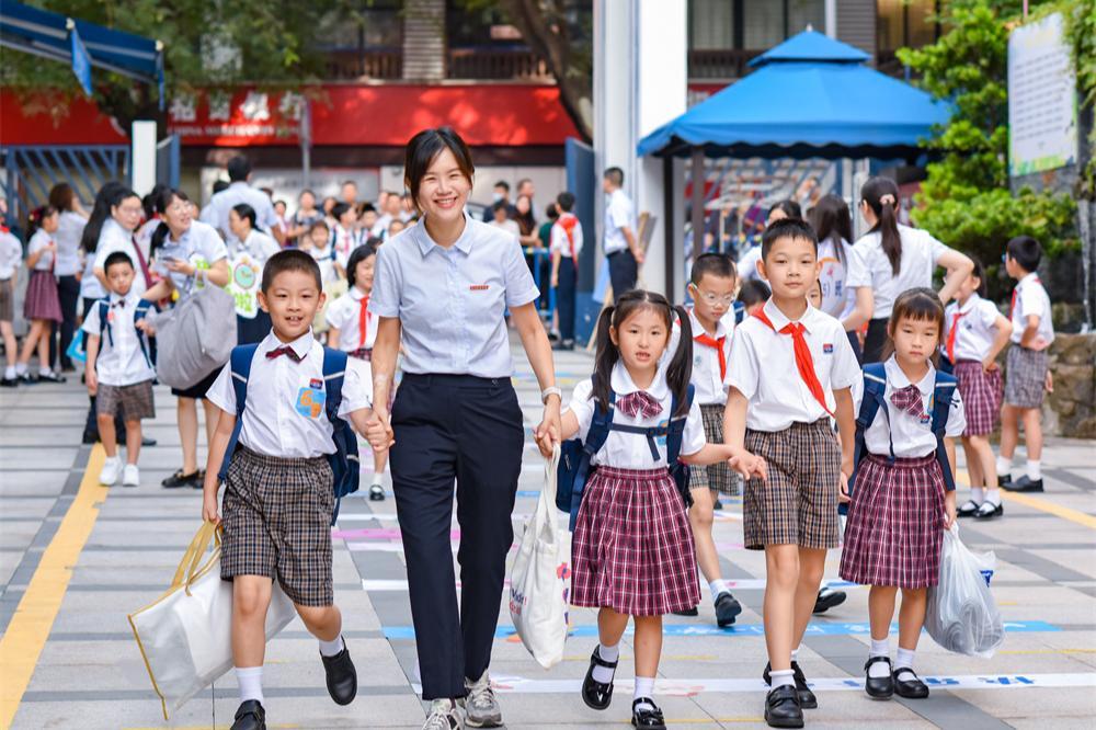 多元活动打造成长新起点，全市中小学及幼儿园正式迎来2025年秋季新学期