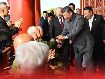 这6位与总书记握手的老战士是谁？