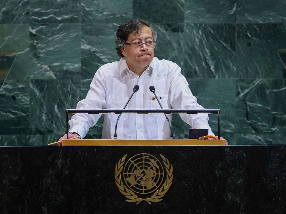 正在纽约参会，他突然被美国吊销签证 