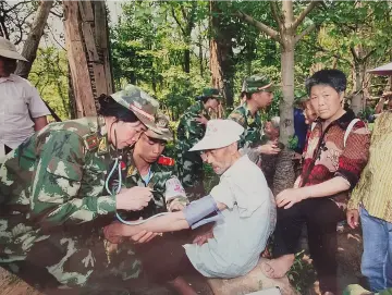 年度爱心家庭 | 陈伟红家庭：救死扶伤、知法普法、教书育人，爱是他们共同的“专业”