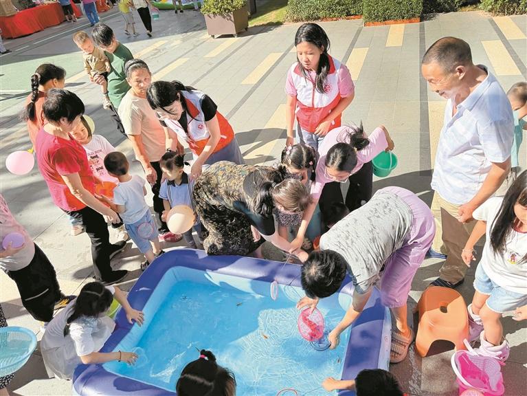 凤凰塘家社区举办“志愿者嘉年华”活动