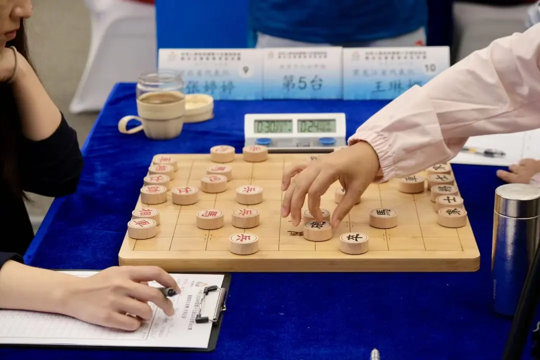 首赛！“棋”逢对手！
