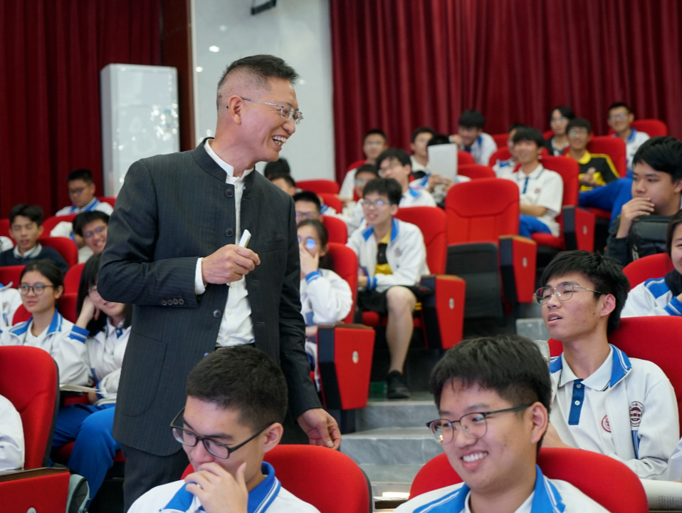 粤来粤好百千万 | 深圳驻肇庆支教队队长王兴：把深圳先进教育理念向乡镇辐射