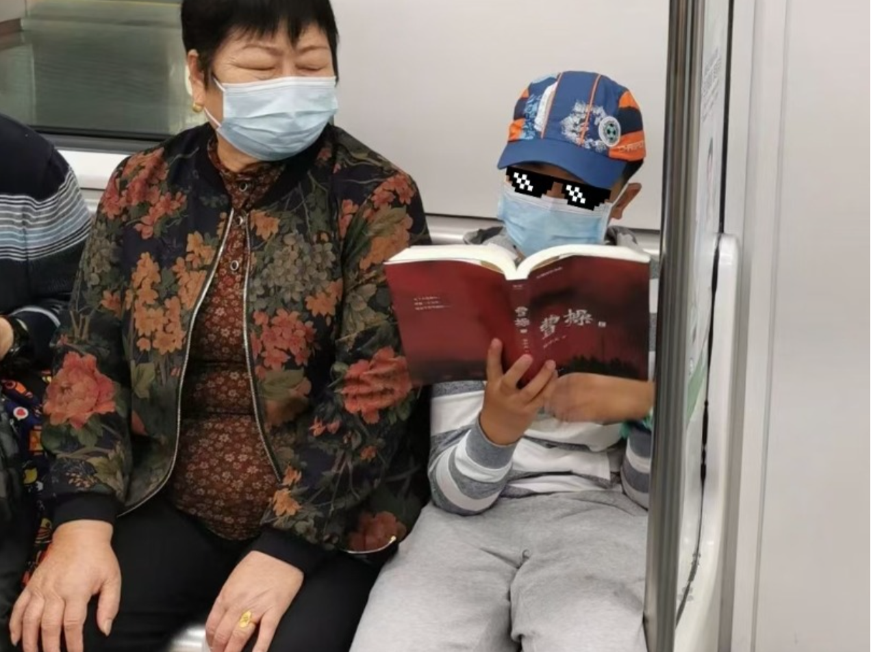 帮易中天找小孩哥，全网“打捞”这样的深圳人！晒图有福利