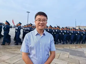 深圳人看阅兵 | 光峰科技董事长李屹在现场观礼：深感国家强盛的底气与民族凝聚的力量