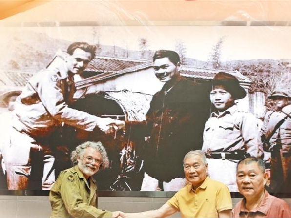 一场跨越81年的握手