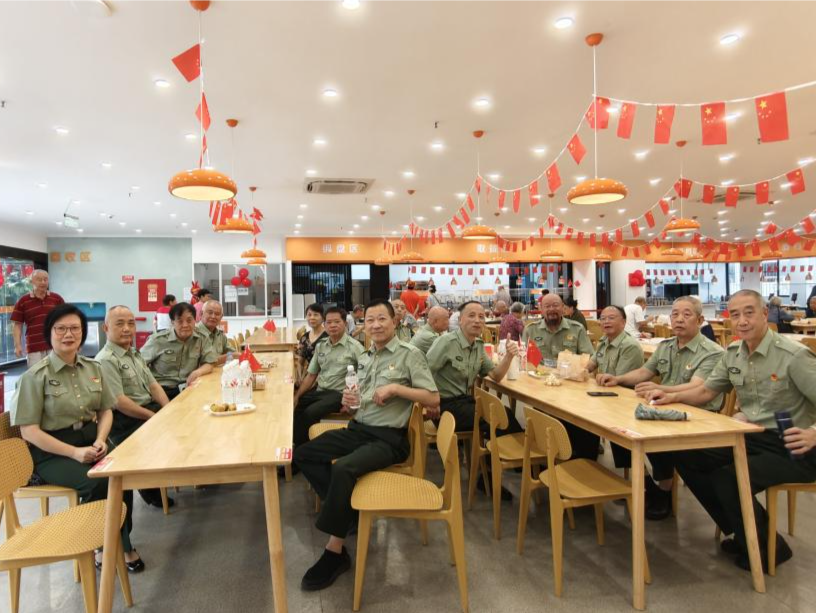益田社区：党员群众齐聚观看阅兵， “忆苦思甜”餐凝聚奋进力量