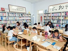 用书香点亮孩童梦想