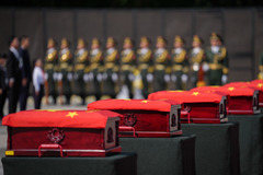 新华全媒+丨第十二批在韩中国人民志愿军烈士遗骸在沈阳安葬（12）