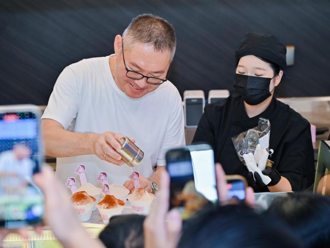 喜茶携手人气大厨黎子安，推出限定款喜拉朵新品