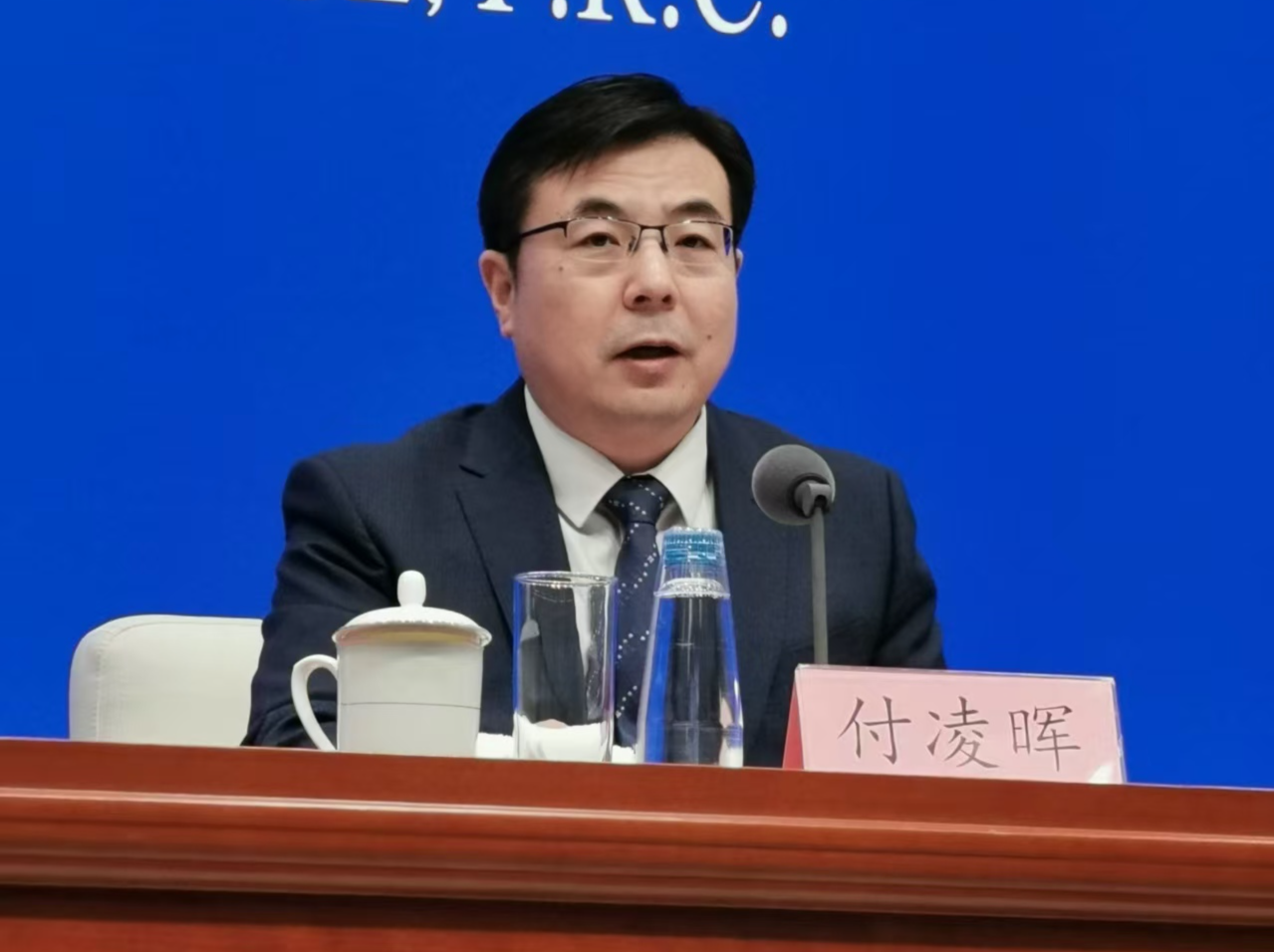 我国经济长期向好支撑条件和基本趋势没有变，将支撑经济平稳运行和向好发展