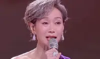 “湾区升明月”2025大湾区电影音乐晚会，62岁叶童首次跨界做主持