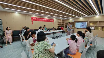 大磡社区亲子故事会开讲，师生情暖迎教师节