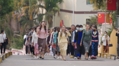 全球连线｜中老边境国门职高350余名老挝留学生开学