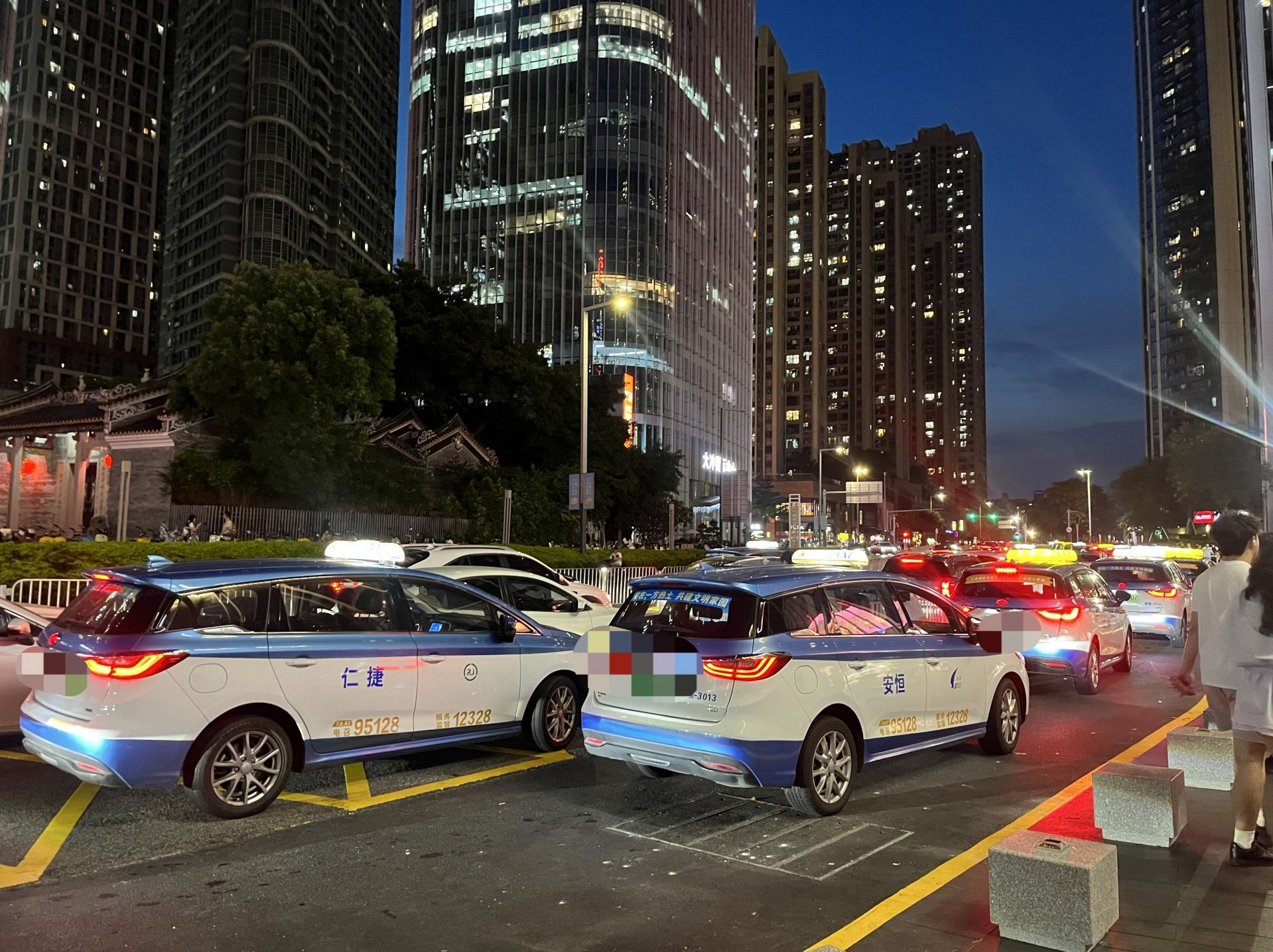 9月24日16时起，深圳全市范围内公交、出租车、网约车有序恢复运营